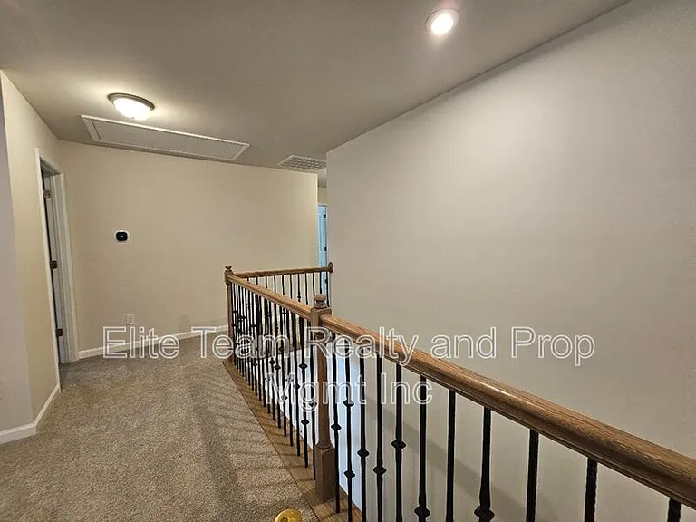 3108 Cheyney Park Dr — Photo 24