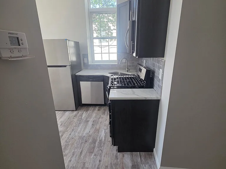 3016 E Thompson St #201 — Photo 9