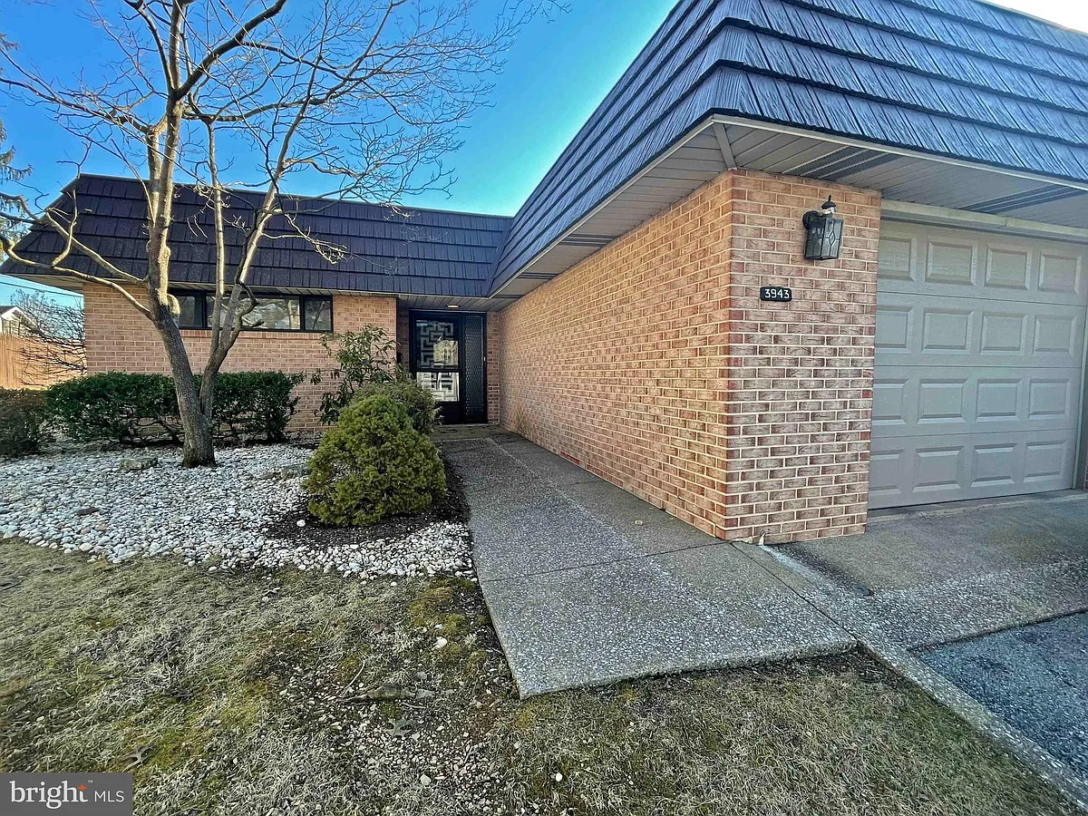 Building Photo - 3943 Concord St