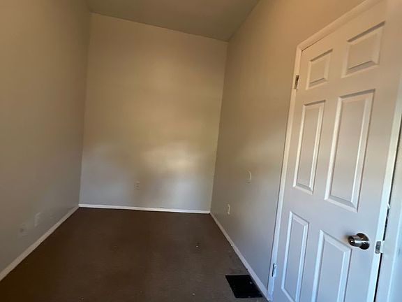 5th image of 16102 Parkgrove Ave #1