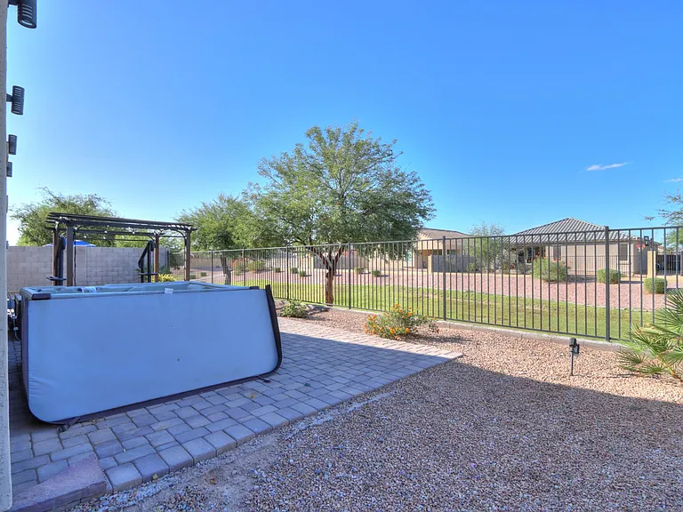752 W Silver Reef Dr — Photo 26