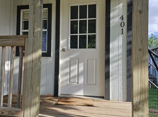 401 Dysart St #C, Claude, TX 79019