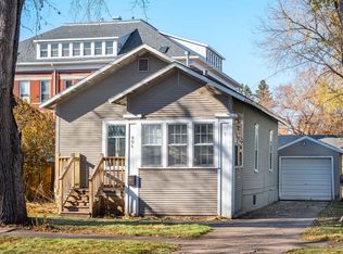 906 Walnut St, Grand Forks, ND 58201