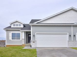 9127 Robinson Dr, West Des Moines, IA 50266