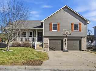 112 NE 6th St, Blue Springs, MO 64014