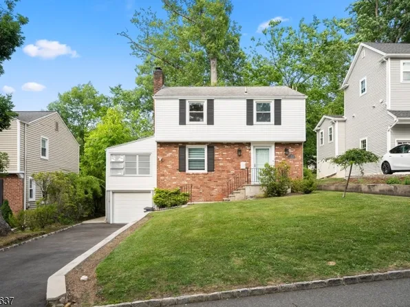 26 W Lawn Rd, Livingston Twp., NJ 07039