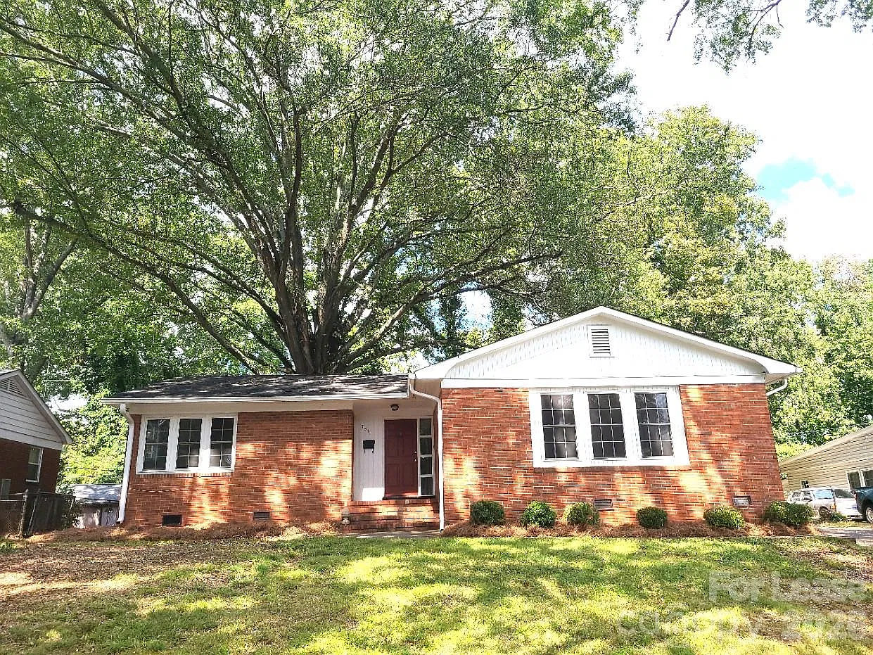 4 bed, 3.0 bath, $1,950 — Photo 1