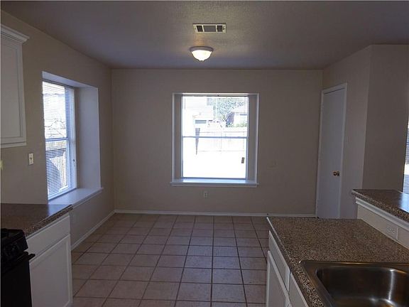 5th image of 1016 Doras Dr