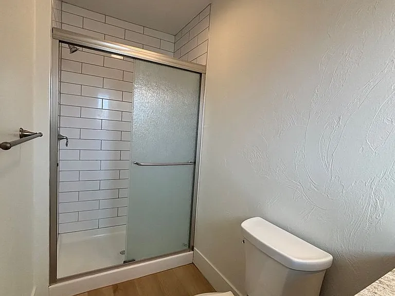 501 S 19th Ave — Photo 9