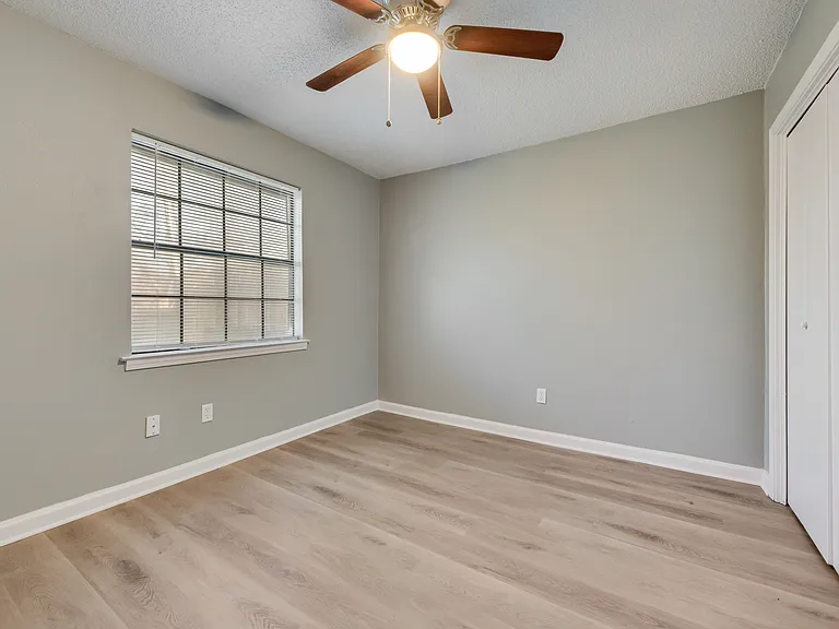 104 Redhaw Ct — Photo 8