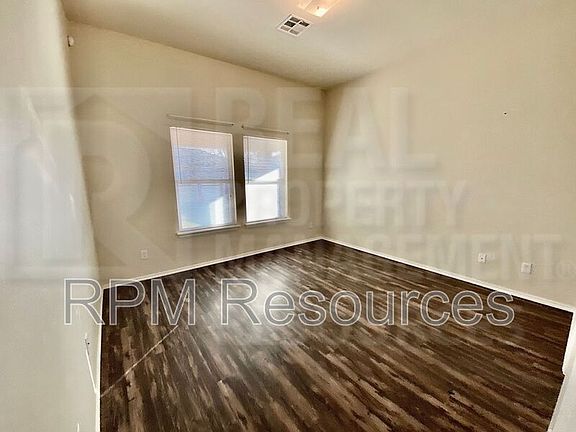 3rd image of 10612 NW 33rd St
