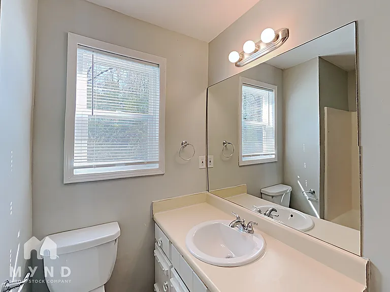 5924 Sutton Dr — Photo 9