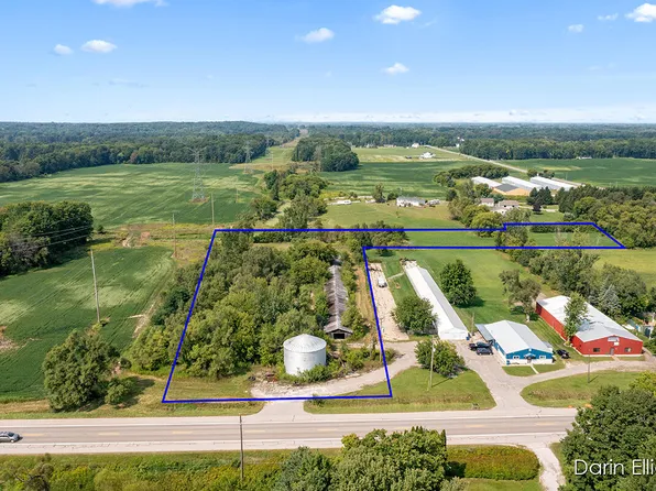 9469 Belding Rd NE, Rockford, MI 49341