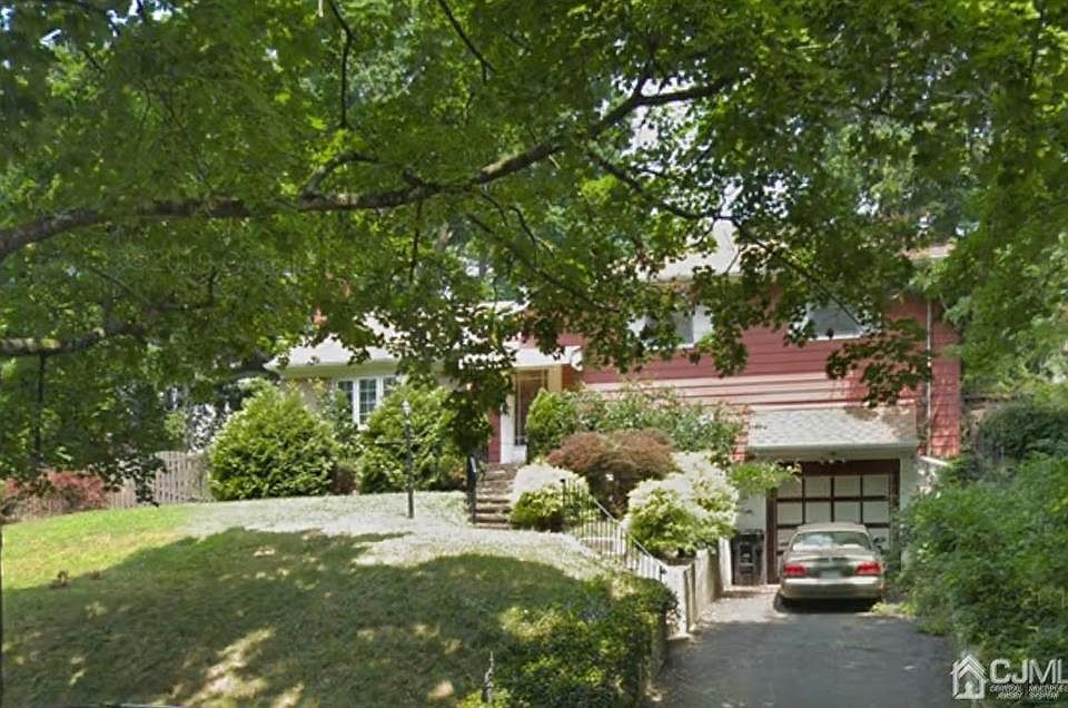 1st image of 1313 Martine Ave