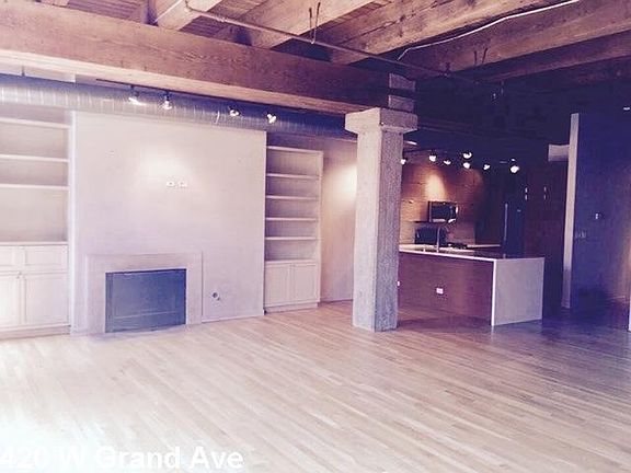 5th image of 420 W Grand Ave #1028