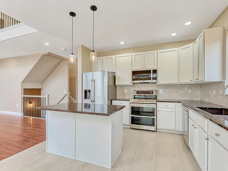 10202 Nickolas Ave — Photo 2