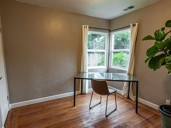 5th image of 2367 Poplar Ave #1