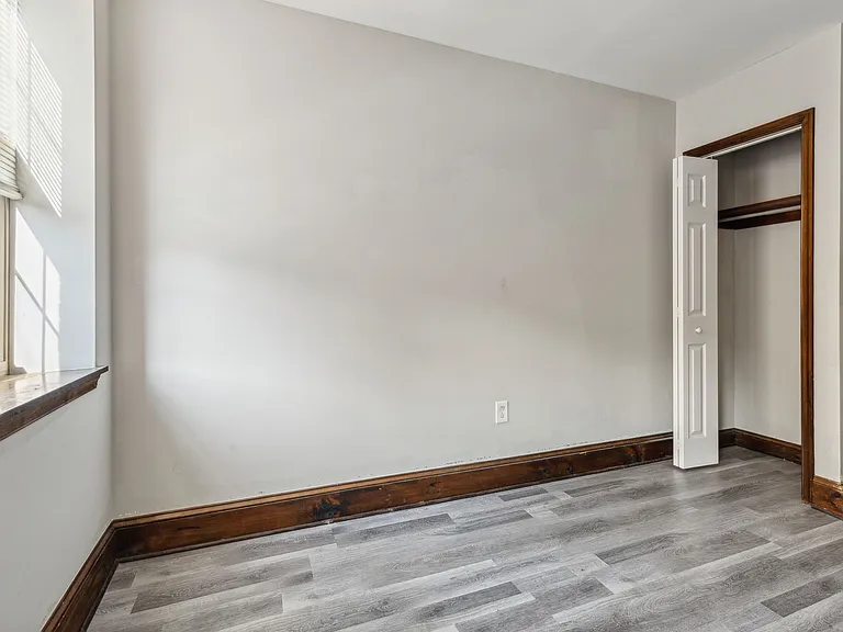 5101-21 Walnut St #27 — Photo 11