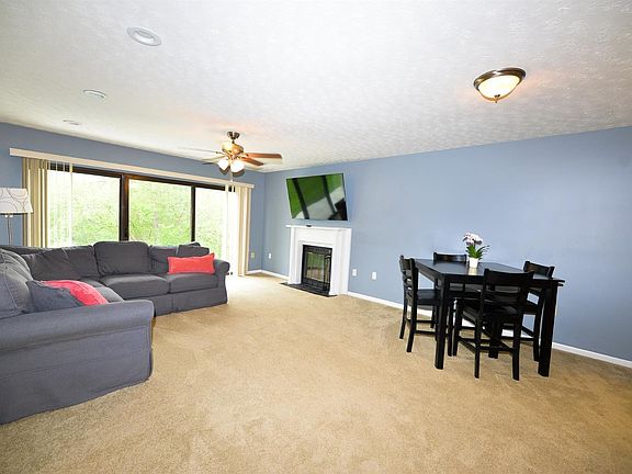 3rd image of 9812 Timbers Dr