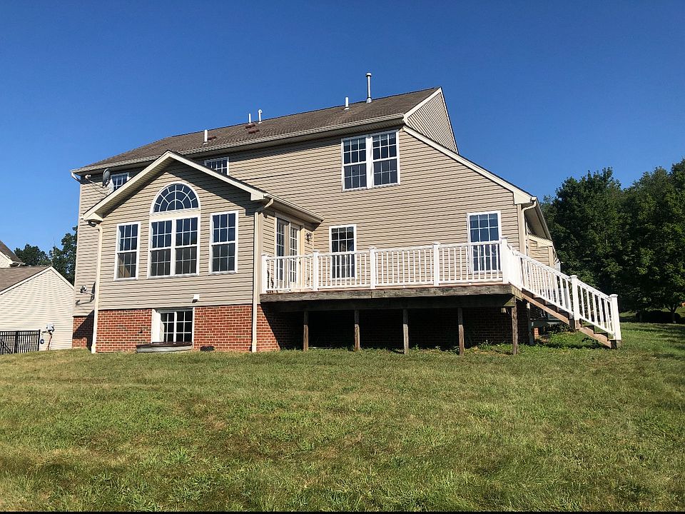 2nd image of 108 Lawnview Ct