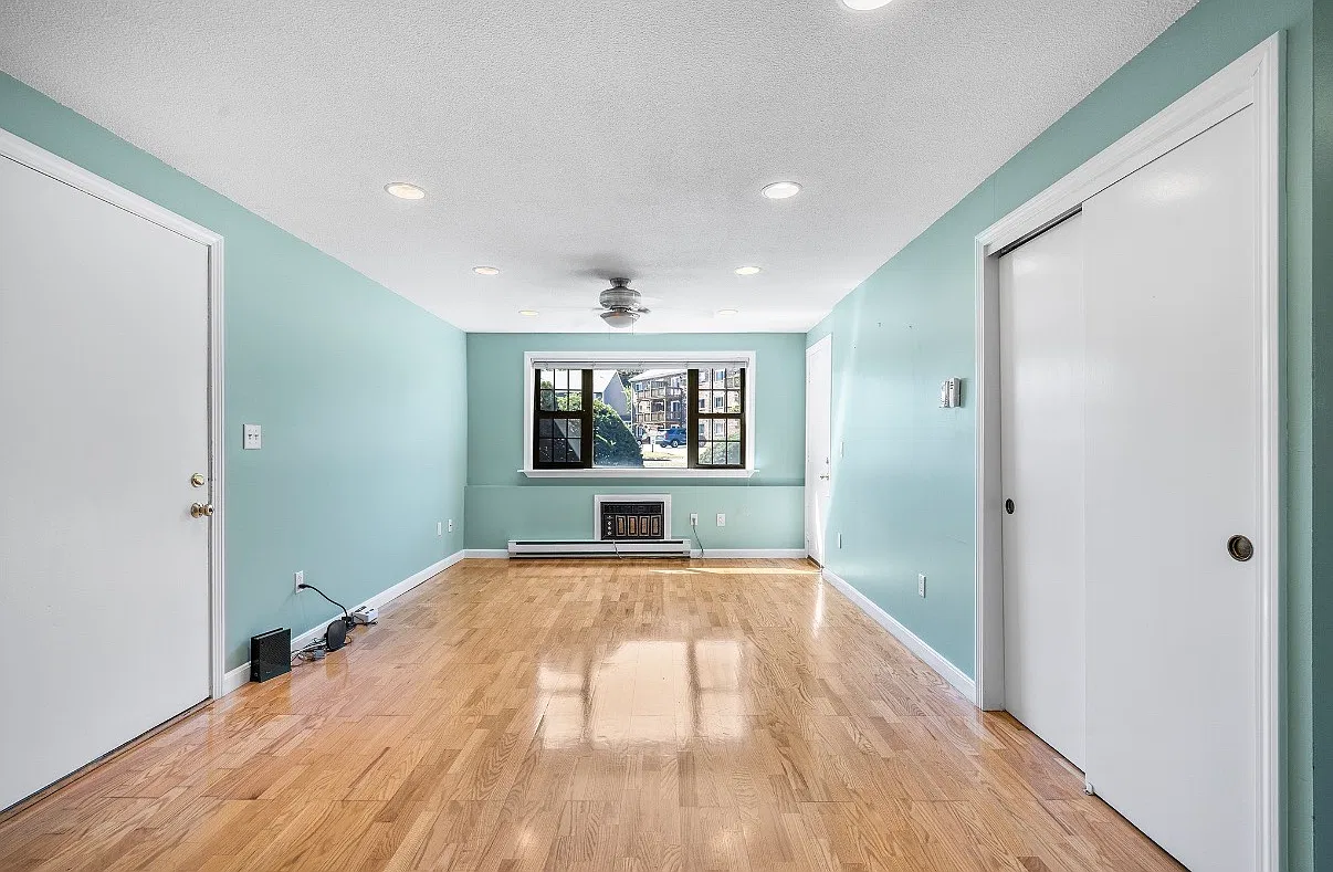 2 bed, 740 sqft, $2,200 — Photo 1