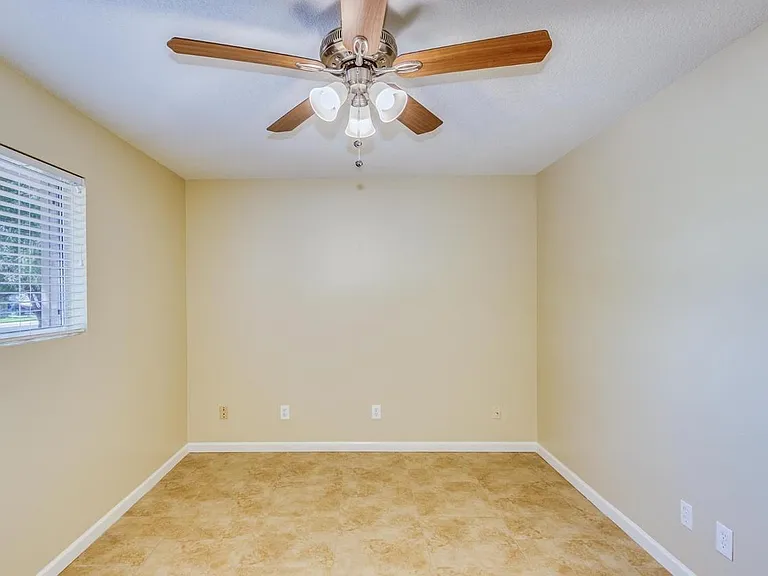 232 E Balboa Dr — Photo 13