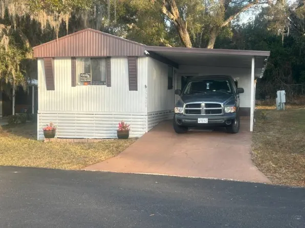 37926 Lake Gilbert Cir, Dade City, FL 33525