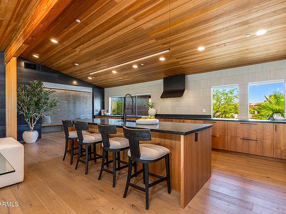 5th image of 2022 E GARDENIA Avenue