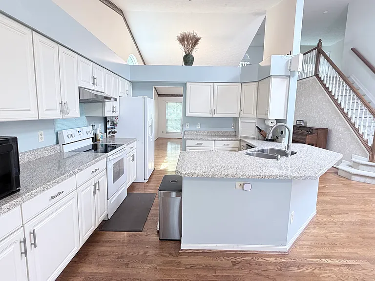 6112 Tarn Cir — Photo 14