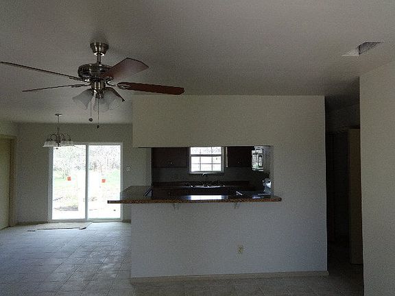 5th image of 105 Diana Dr