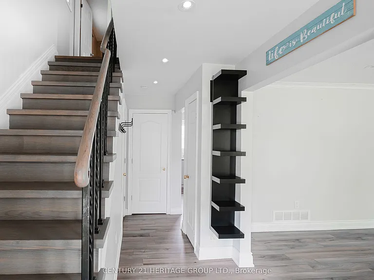 307 Towercrest Dr — Photo 4