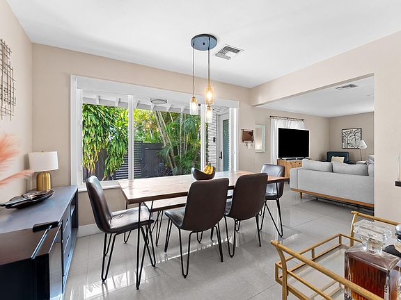 3rd image of 1401 NE 5th Terrace