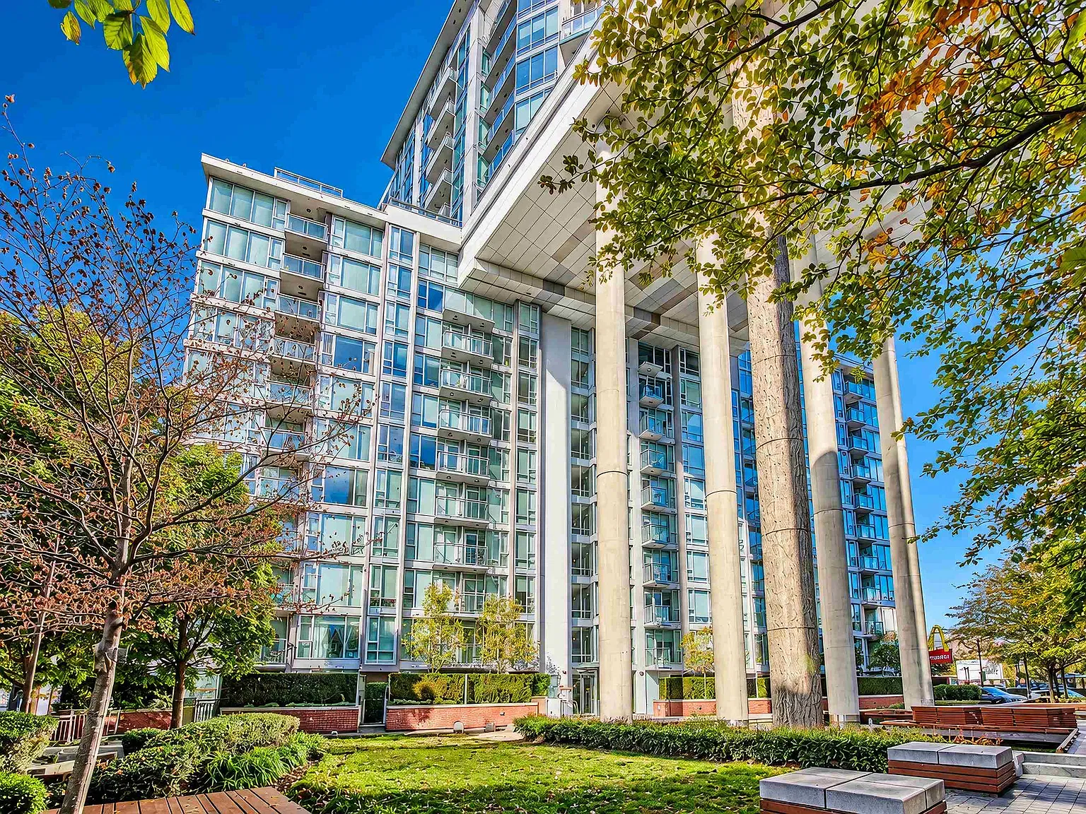1 bed, 543 sqft, $2,800 — Photo 1