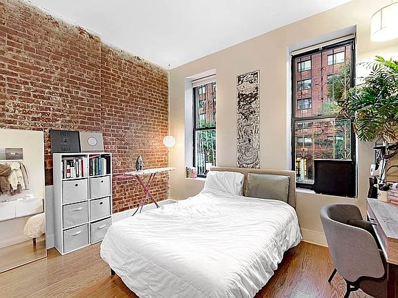3rd image of 361 Vernon Ave #2E