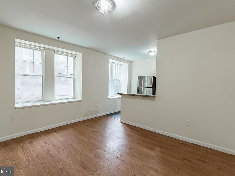 1st image of 1501 W Allegheny Ave #204