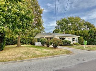 11 Hamlet St, Fairhaven, MA 02719