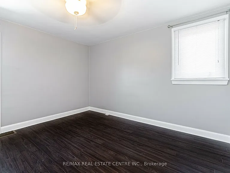 102 Wilson Rd S #UPPER LEVEL — Photo 13