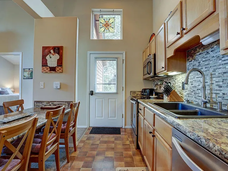 56858 Enterprise Dr — Photo 11