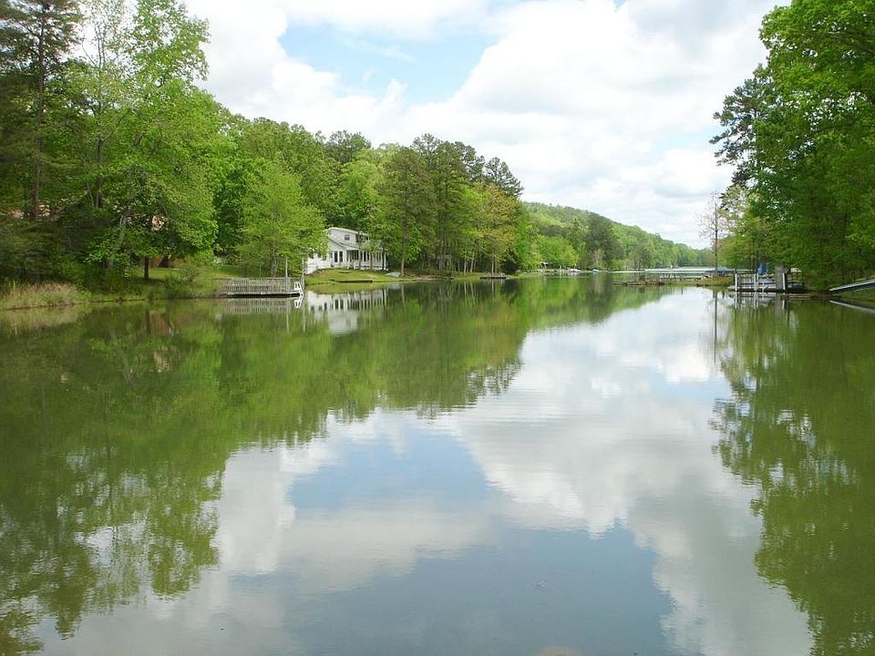 1st image of 173 Pine Loop Dr