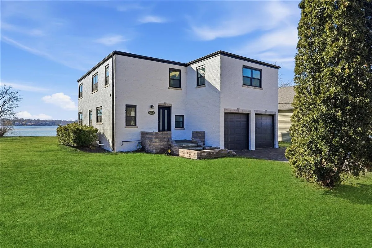 4 bed, 2.5 bath, 2282 sqft, $3,850 — Photo 1