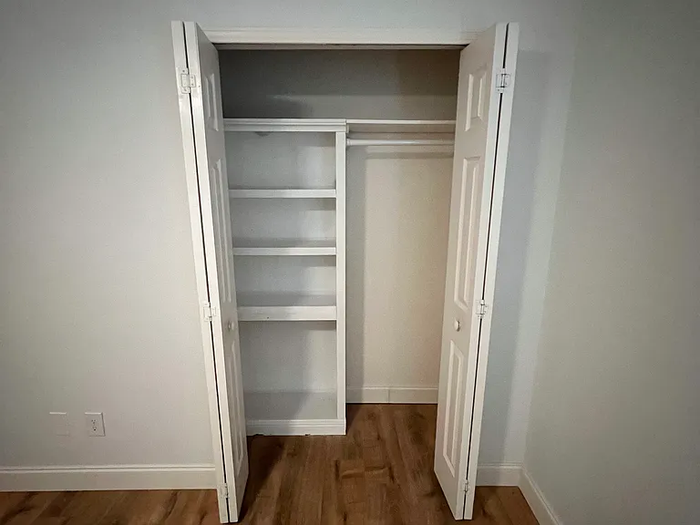Guest Bedroom 2 - Closet