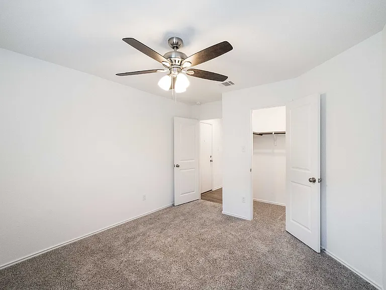 102 Sebring Cir — Photo 10