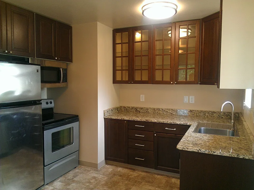 7605-7609 SE Market St #1622-1626