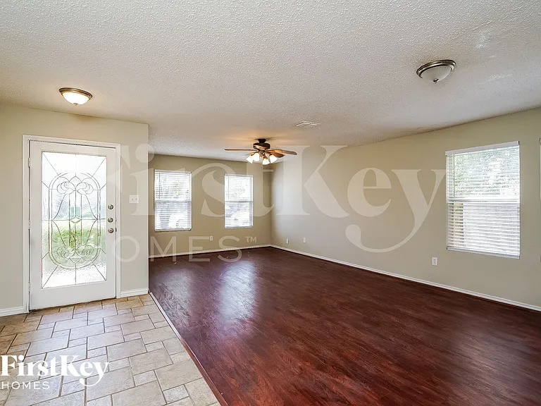 3114 Melrose Dr — Photo 6