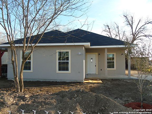 2nd image of 1134 W Formosa Blvd