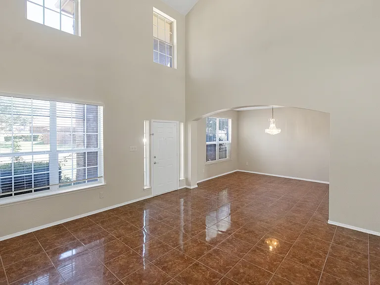 2 Watergrove Ct — Photo 4