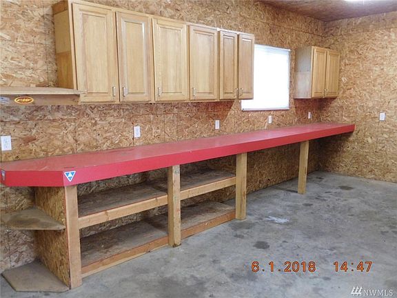 5th image of 901 NE Toonerville Dr
