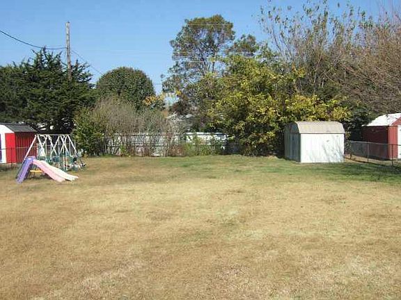 4th image of 4421 SE 44th St