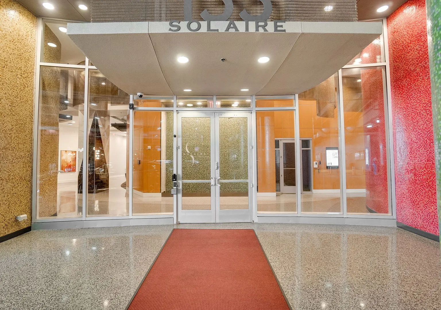 1/1 Studio Condo with Breathtaking Views at the Solaire at the Plaza, Downtown Orlando — Photo 2