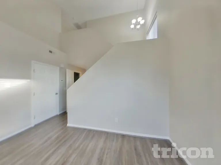 7727 Barn Owl Dr — Photo 3